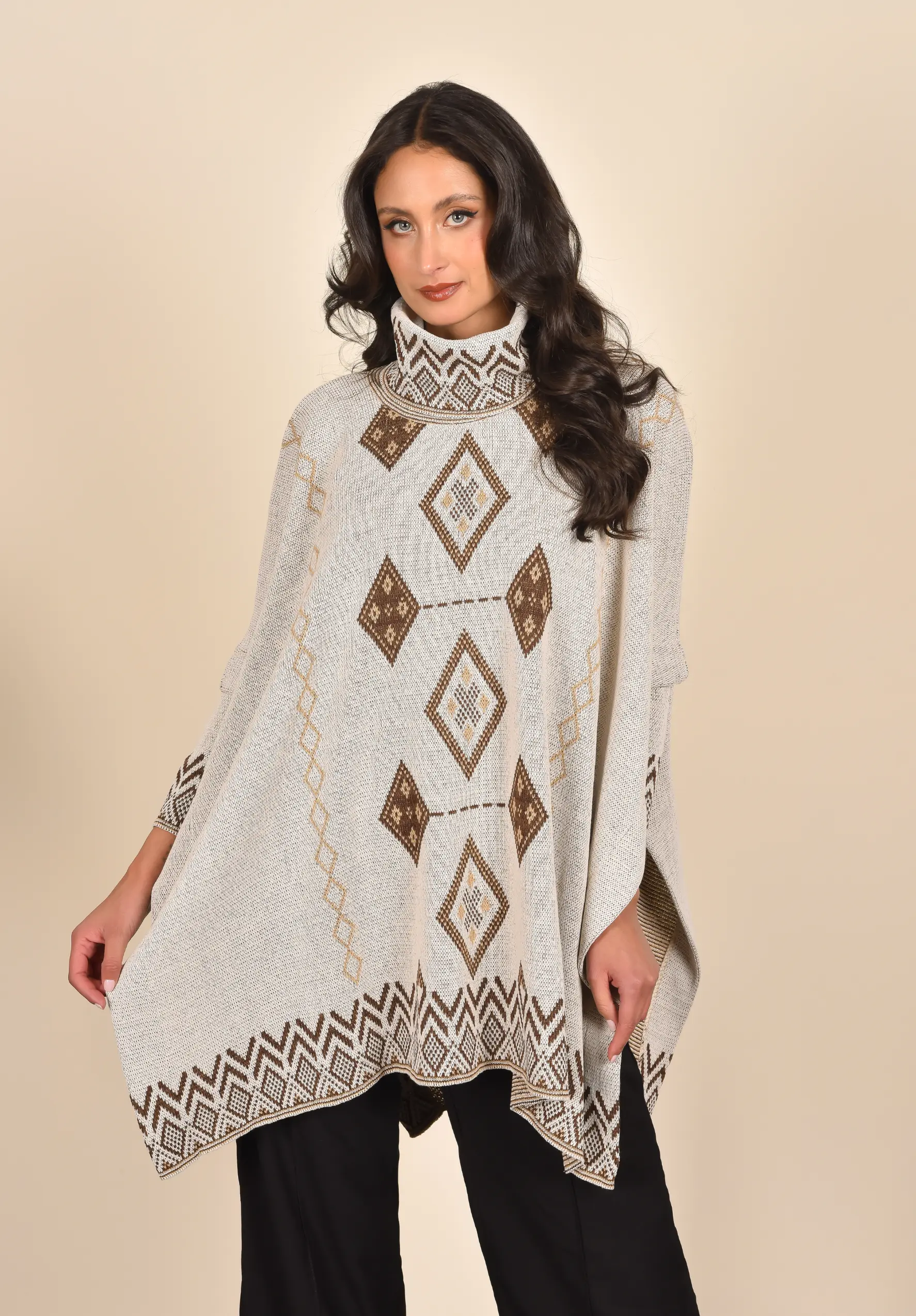 REF 831 ruana-artemisa-mujer-beige